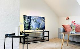 Scandinavian Apartment Hotel - Lunden 1 - Central 3 Bedroom Apartment On Two Floors